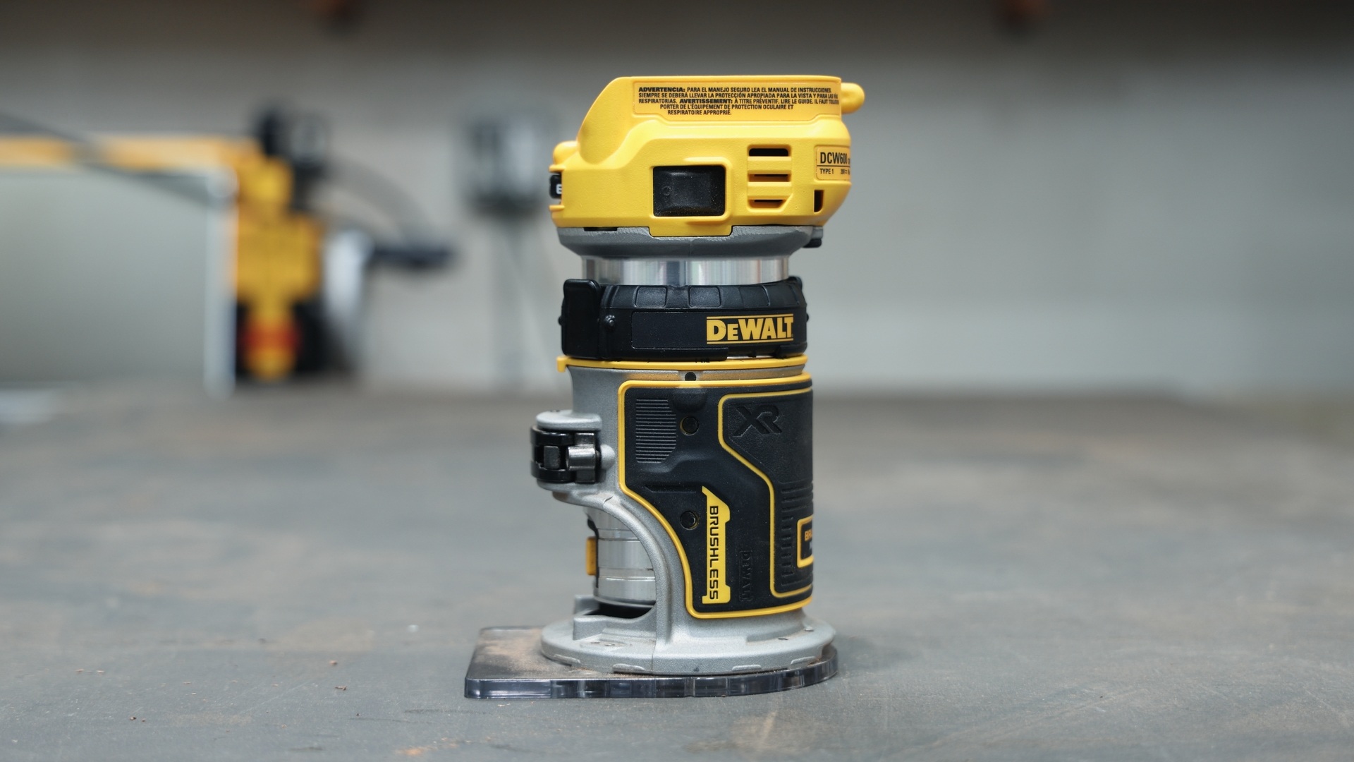 DeWalt DCW600B cordless router review