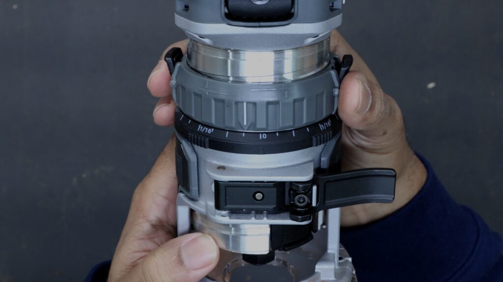 Adjustment scale on the Flex FX4221 cordless trim router