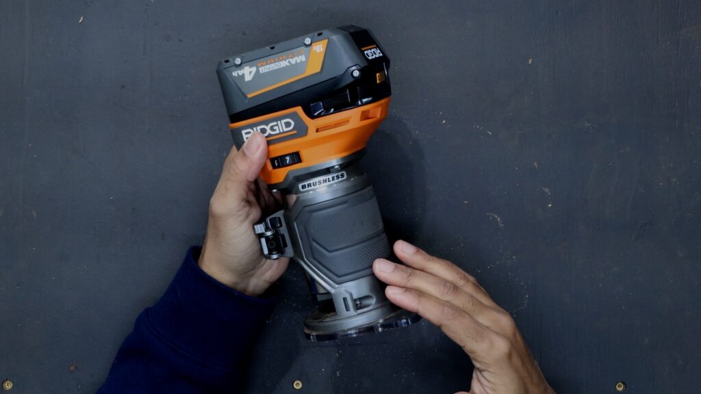Rubberized grip on the Ridgid 18V cordless trim router